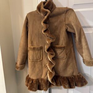 Hippopotamus faux suede Fur‎ High Collar and Ruffled Closure size 7